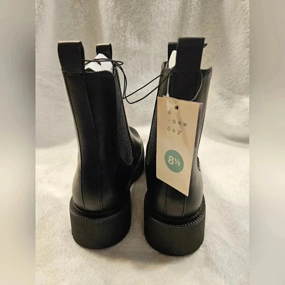 A New Day All Black Slip on leather Mid rise boots - Picture 7 of 9